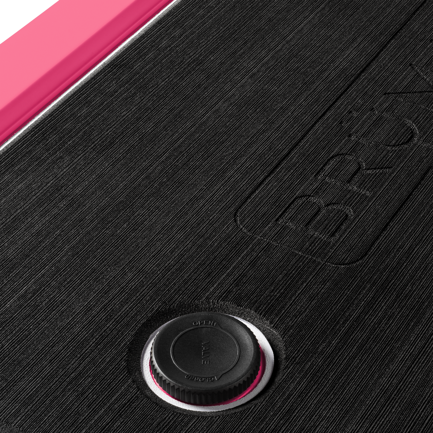 brutank-l9 brutank-55qt-neonpink-vent.png
