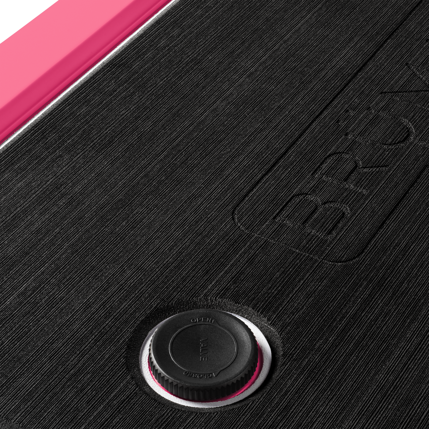 brutank-l9 brutank-55qt-neonpink-vent.png